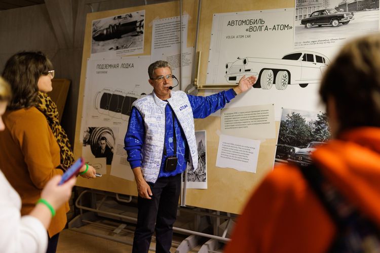 Выставка «Город героев – 80 лет Российскому Атому»